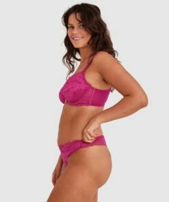 Annalise V String - Rose