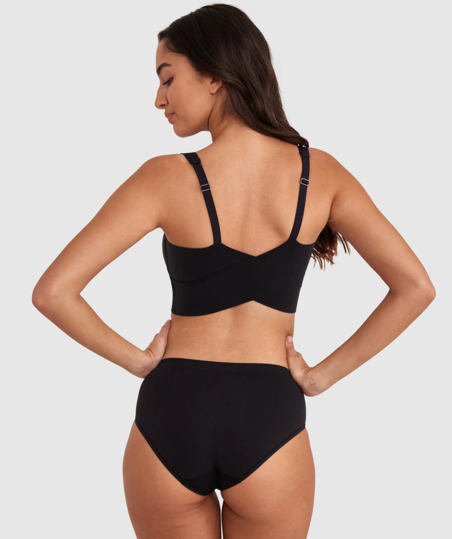 Base Layers Wirefree Crop - Black 3 Base Layers Wirefree Crop - Black - Image 3