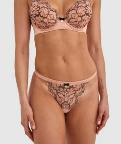 Madrid V String - Black