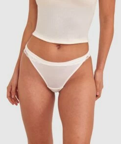 Planet Bliss Lace V String - Ivory