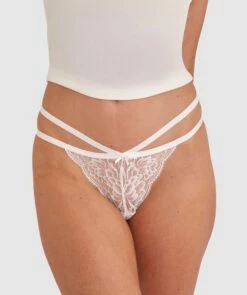 Romance Mini V Knicker - Ivory