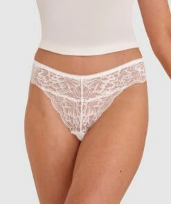 Romance V String Knicker - Ivory