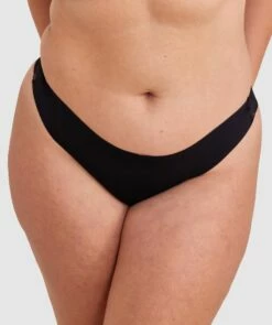 Smooth Comfort Lace V String Knicker - Black/ Black