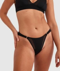 Tiffany V String - Black